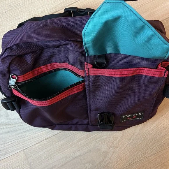 Tom Bihn Discontinued Retired Le Grand Derriere Hip Pack Purple Red Rare US Made - Picture 9 of 16